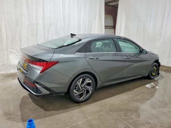 2025 HYUNDAI Elantra - Photo 3