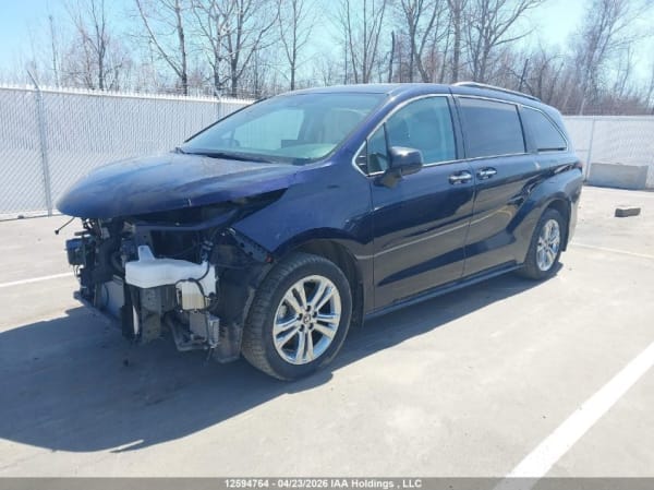 2023 TOYOTA Sienna - Photo 3