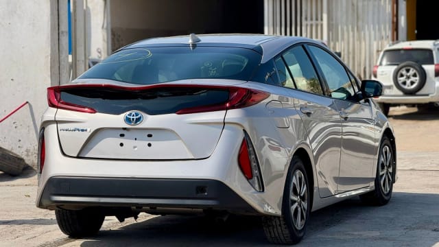 2017 TOYOTA Prius Prime (PHEV)