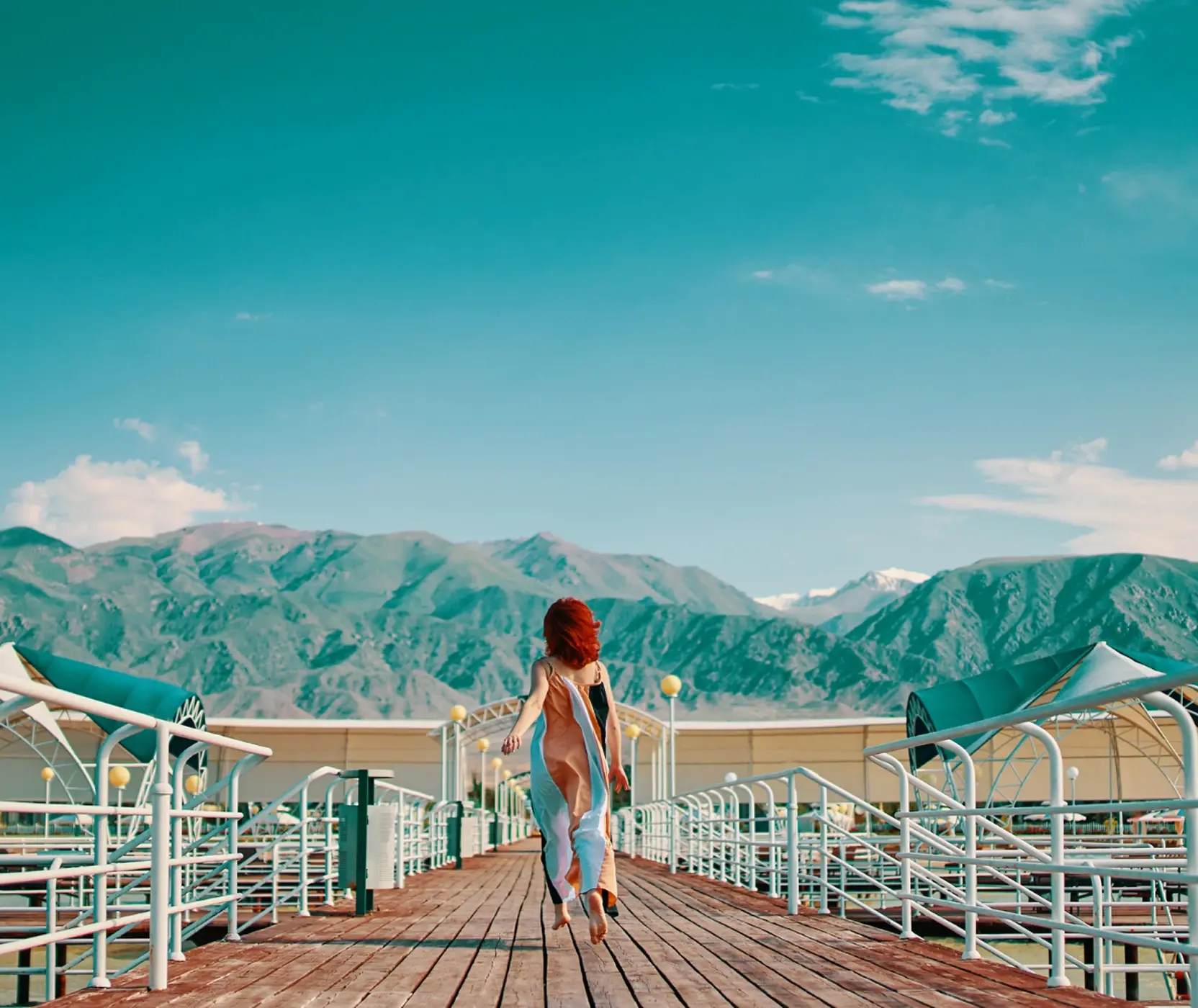 Mountain Cruise Deck