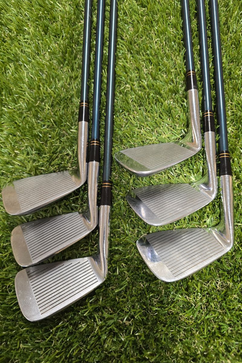 Sonoc. T" Forged Muscle-Back Iron Set (5-PW)