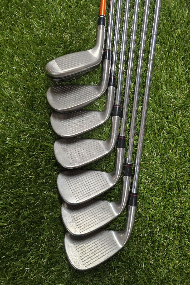 Nike Victory Red Forged Split Cavity Iron Set