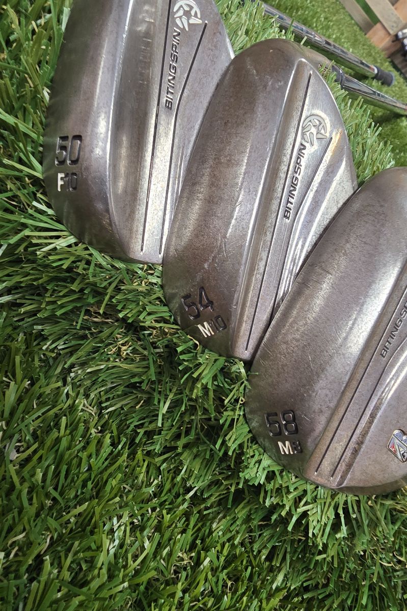Bridgestone BITING SPIN Wedge set, 50°, 54°, 58°