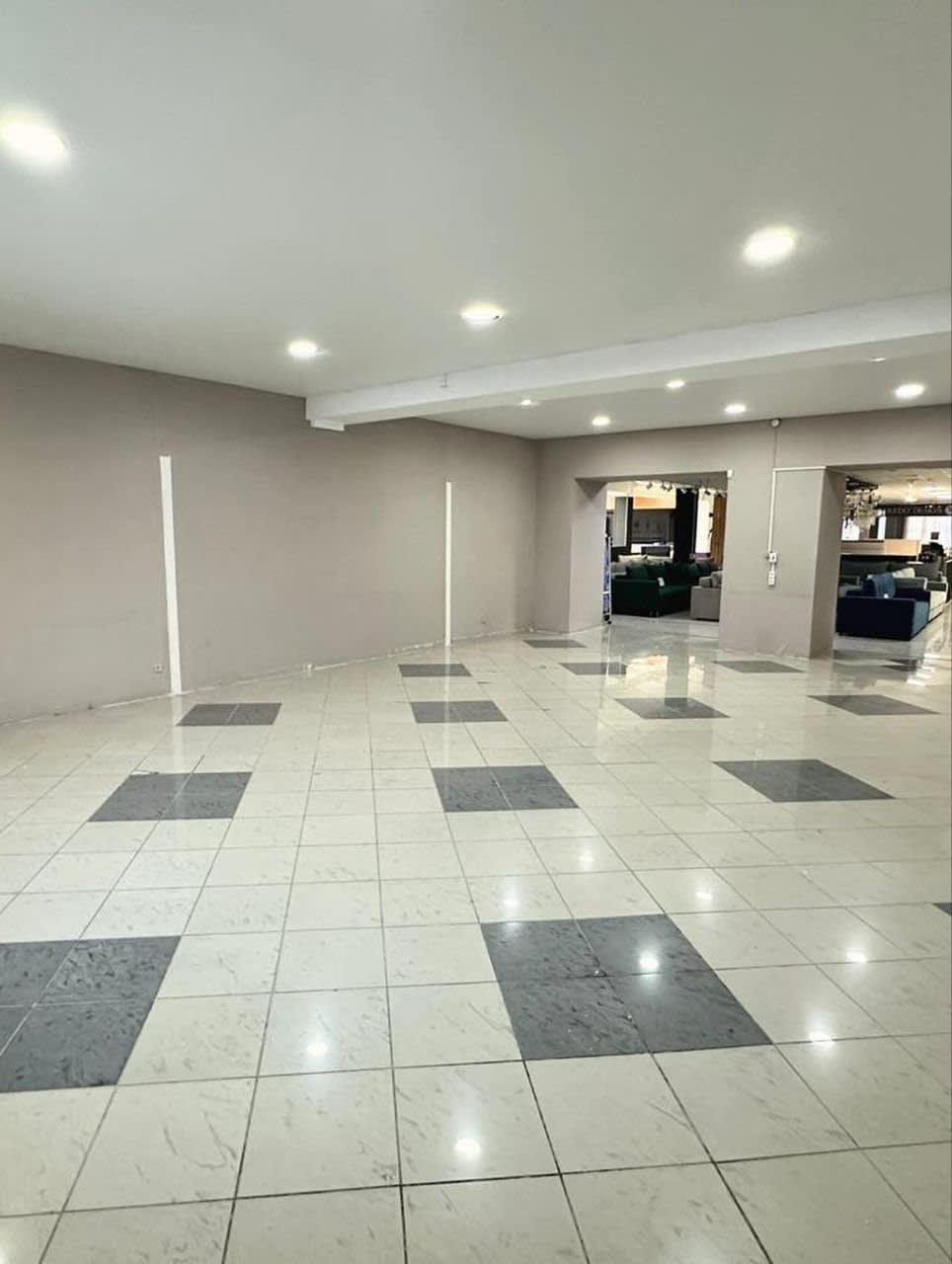 Аренда помещений в мебельном центре под бизнес. Первый месяц 50% скидка — фото 1, Астана