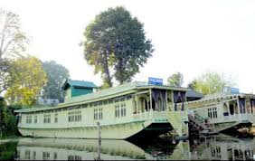 Deluxe Houseboat — image 3