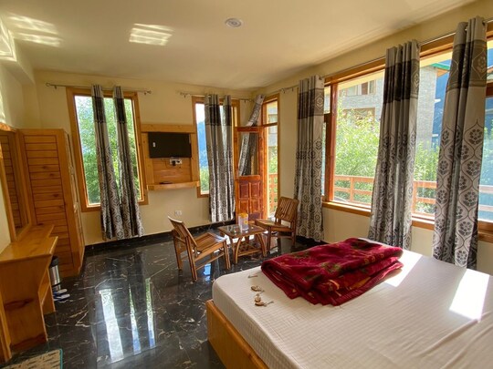 River Park Cottage — image 3