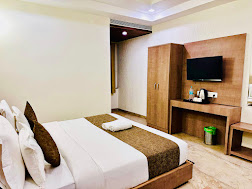 AB Tropical Stays — image 7