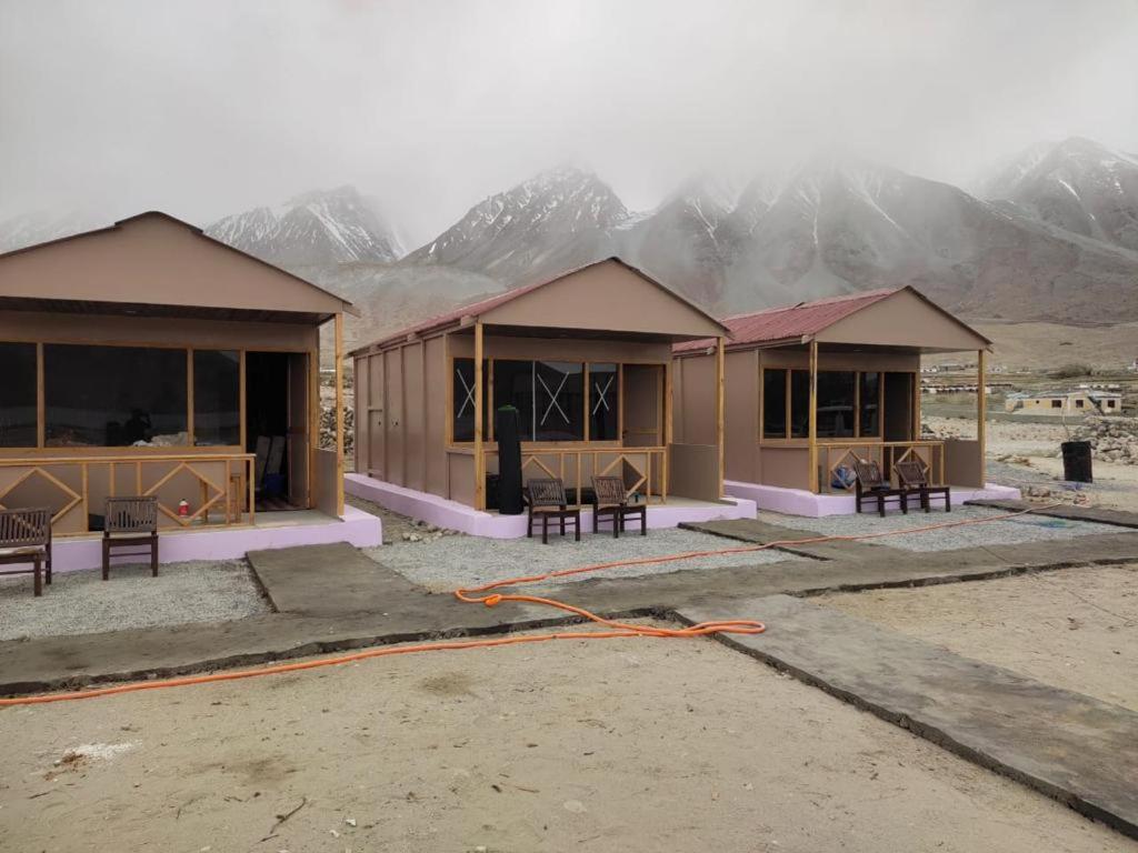 Pangong Sunrise Cottage — image 2