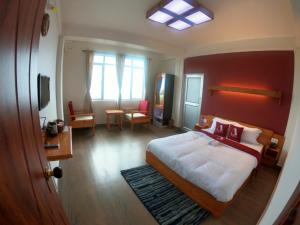 Aisha Guest House Bed & Breakfast — image 3