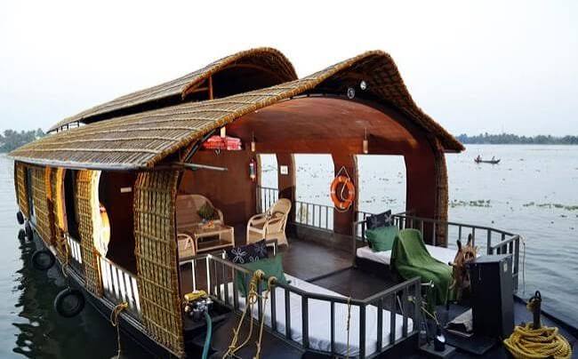 Deluxe Houseboat / Similar — image 6