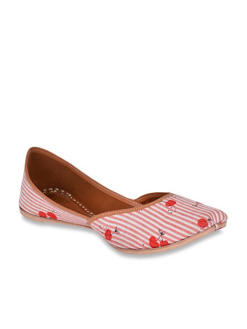 B&C Red Ethnic Juttis Price in India