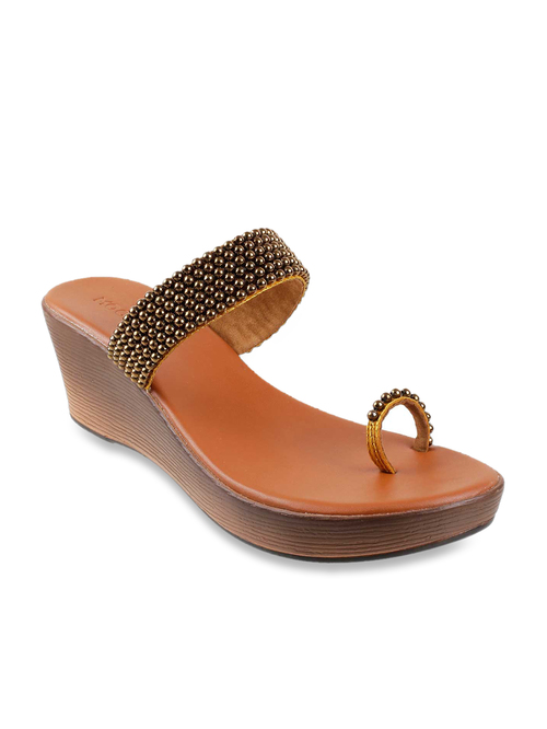 Mochi Antique Gold Toe Ring Wedges Price in India