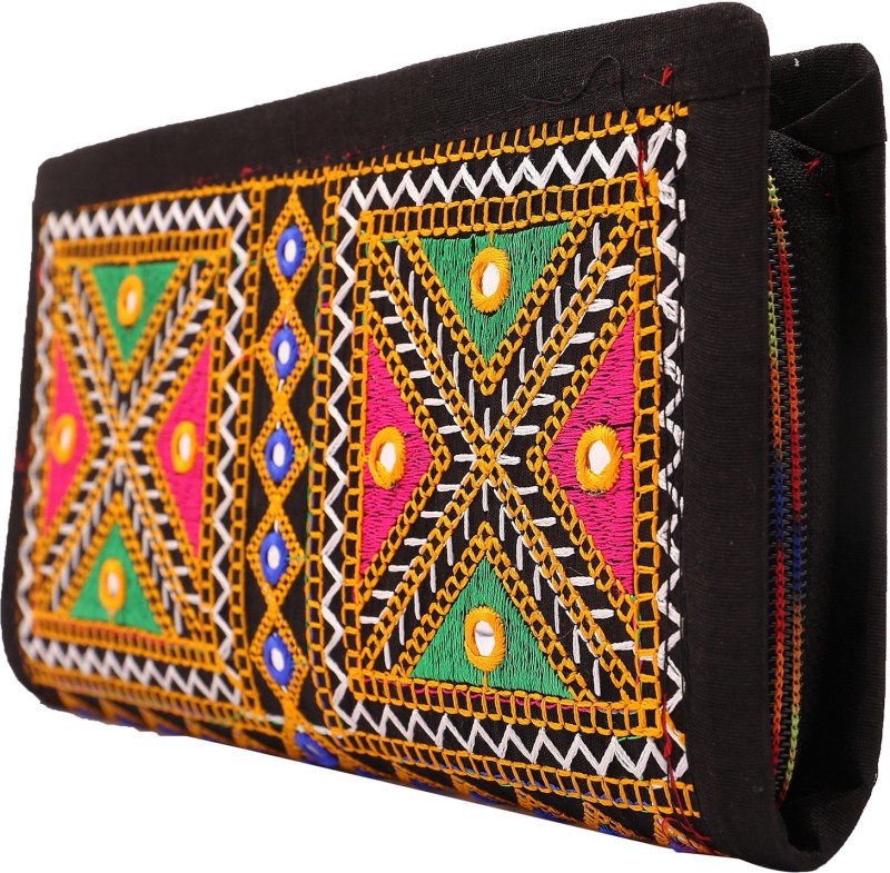 Party Black  Clutch Price in India