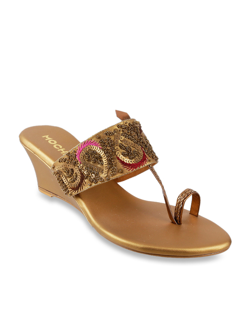 Mochi Antique Gold Toe Ring Wedges Price in India
