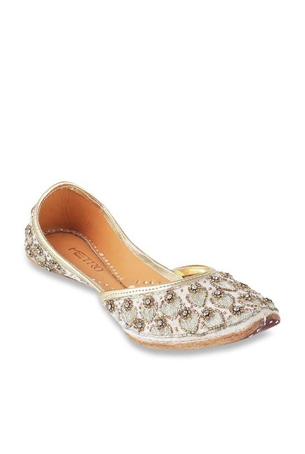 Metro Golden Ethnic Juttis Price in India