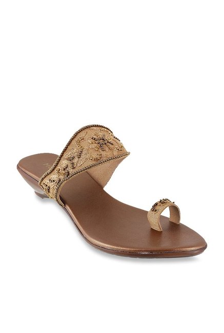 Mochi Antique Gold Toe Ring Wedges Price in India