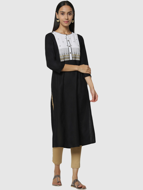 Naari Black Embroidered Straight Kurta Price in India