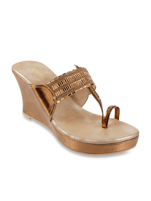 Metro Antique Gold Toe Ring Wedges Price in India