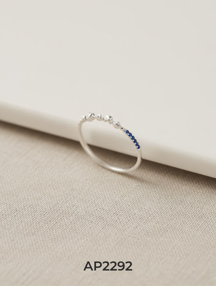 ANILLO ZIRCONES FINO PLATEADO . IMP. - imagen 1