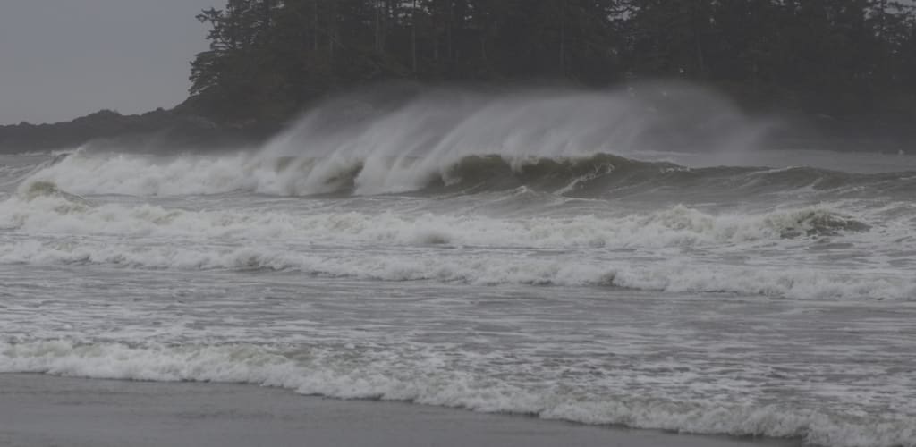 Storm season on the Pacific photo 4