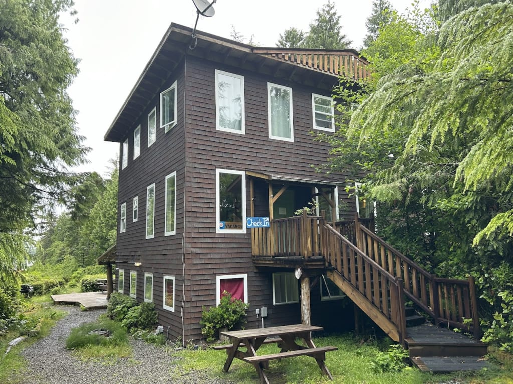 Ucluelet Hostels