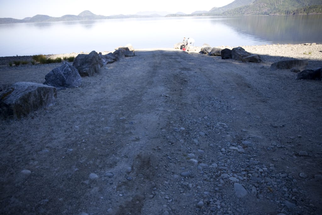 Kennedy Lake, Tofino