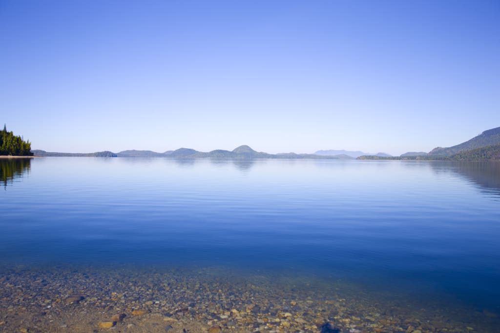 Kennedy Lake, Tofino