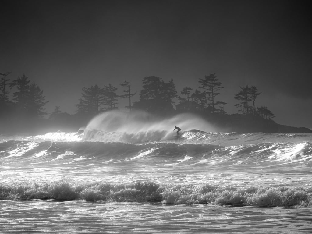Surf on the Tofino coast