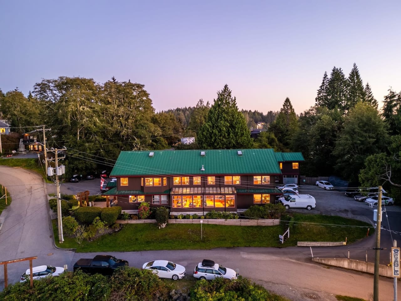 Ucluelet Hostels