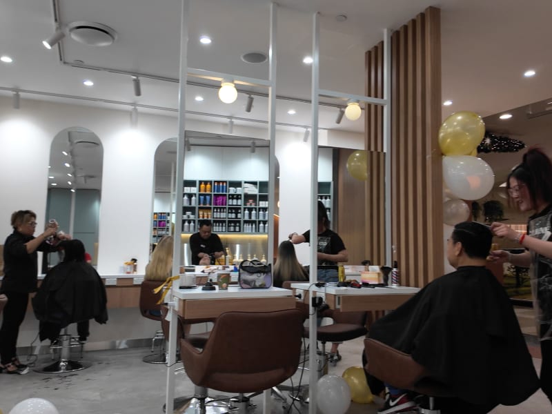 Inside Cuts Avenue Eastgardens Westfield