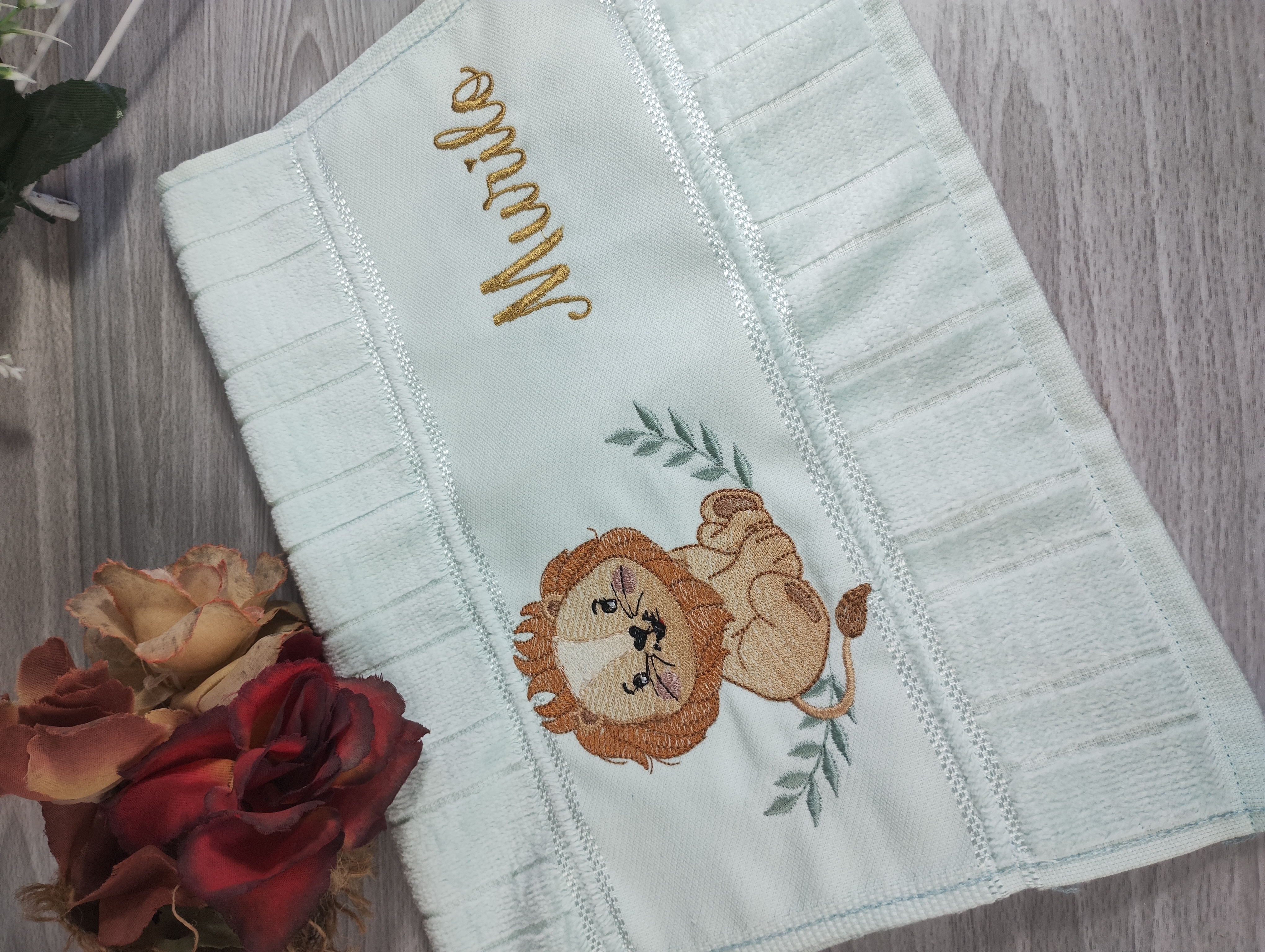 Toalhinha bordada personalizada