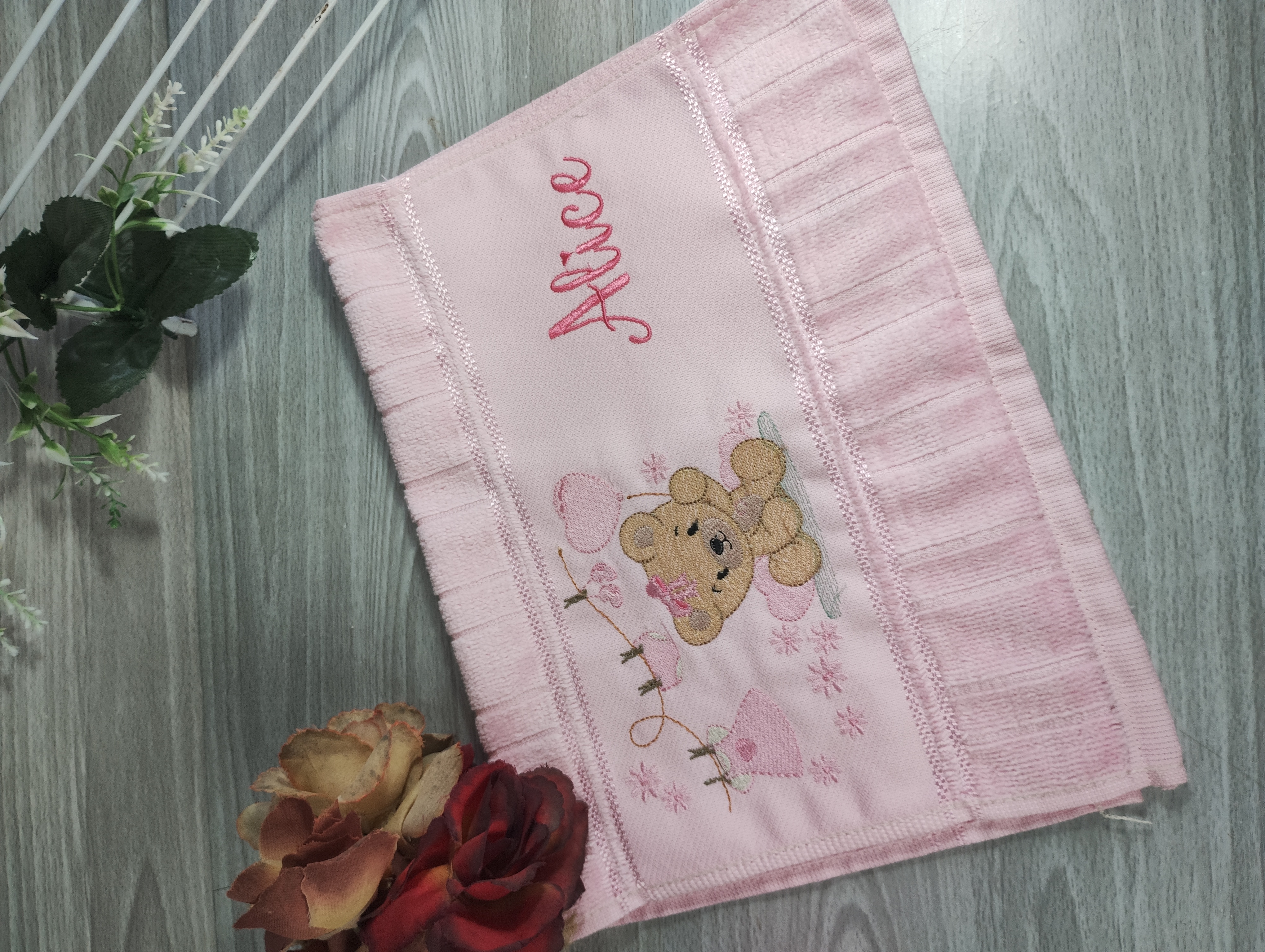 Toalhinha bordada personalizada