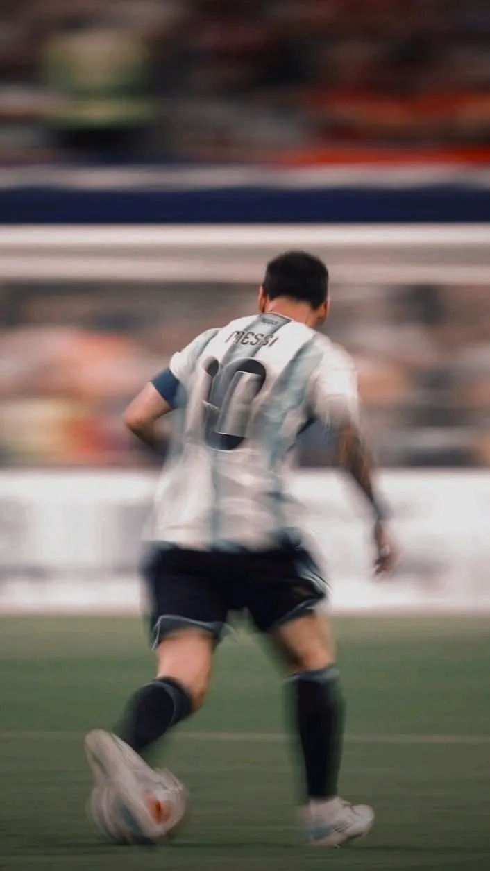 Messi 10 — high-resolution wallpaper (706×1255)