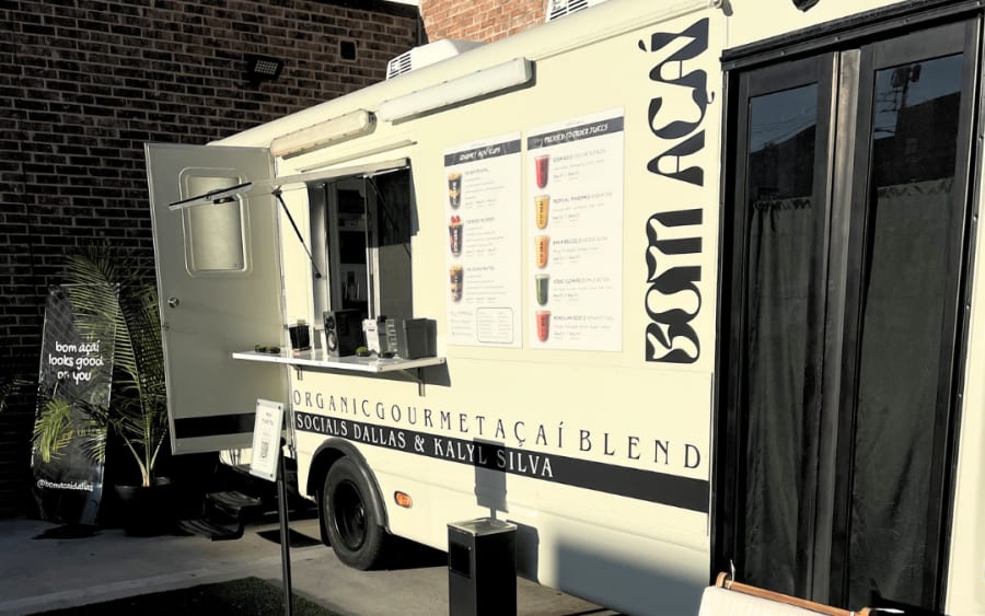 The Bom Açaí truck on Ross Ave