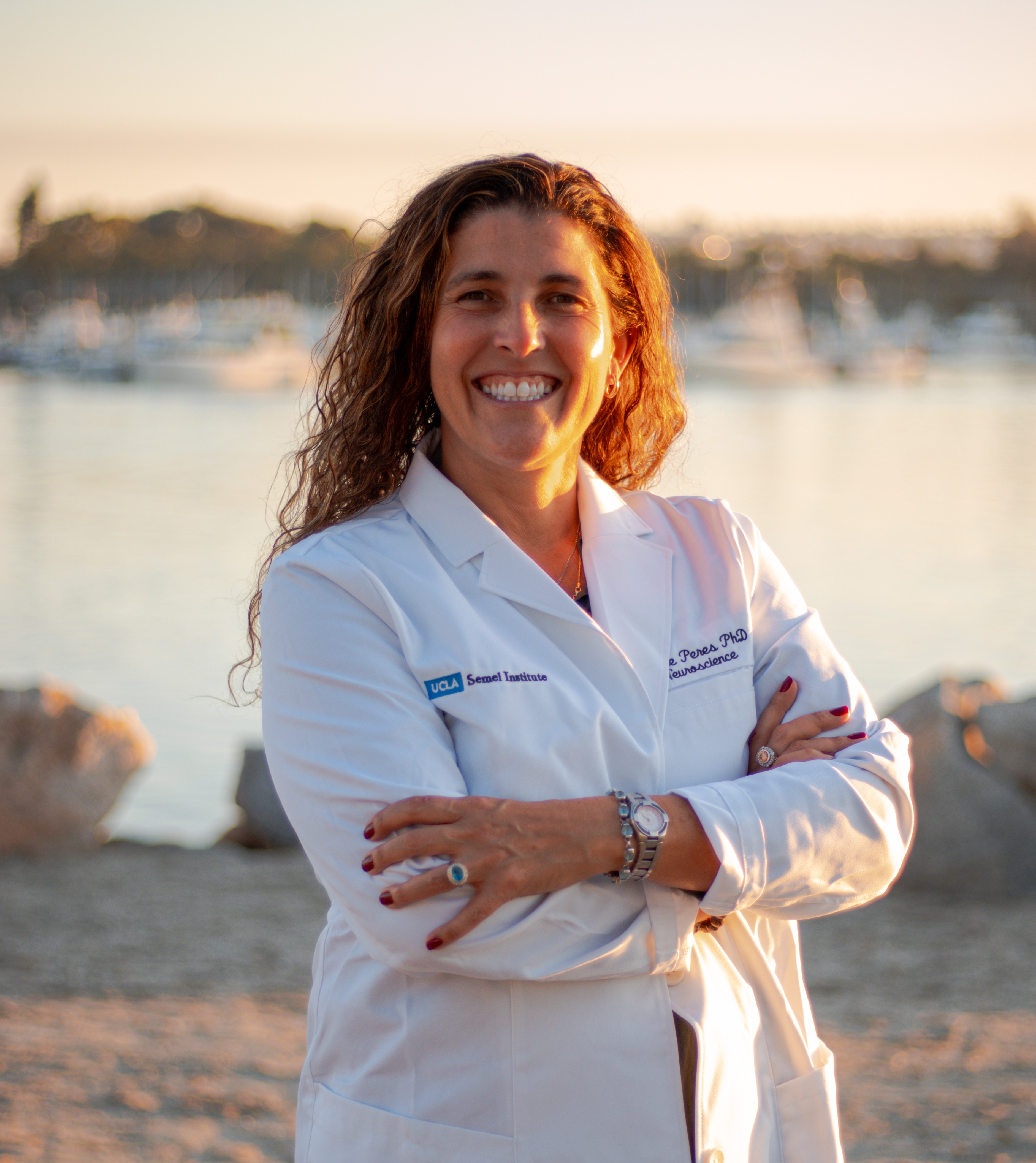 Dra. Clarice Peres, neurocientista — UCLA Semel Institute