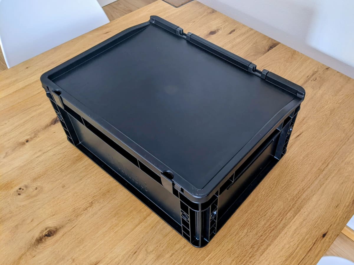 Black Eurobox with lid, 40 x 30 x 18.5 cm.