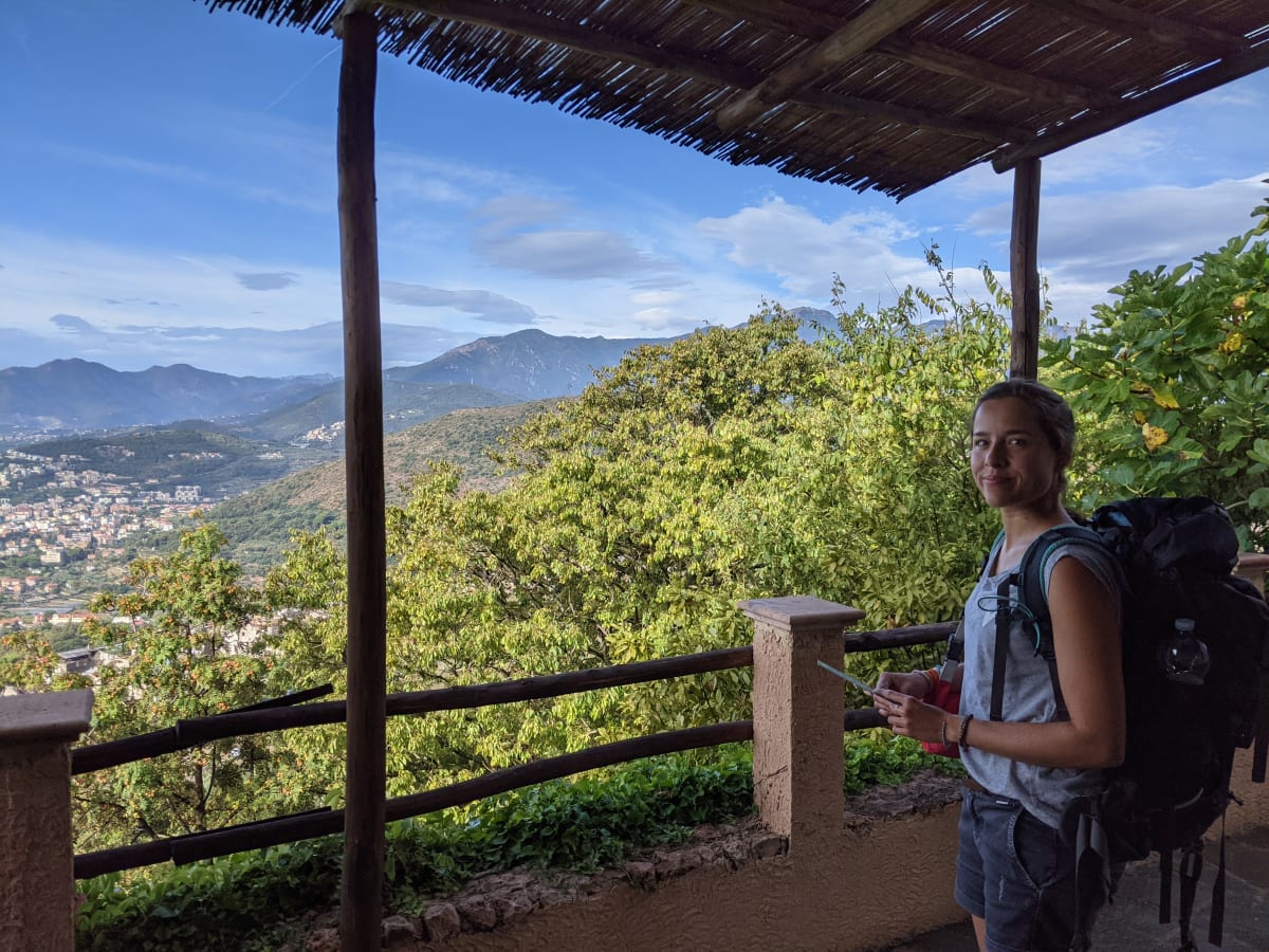 Susi ready to go – saying goodbye to the mountain view.