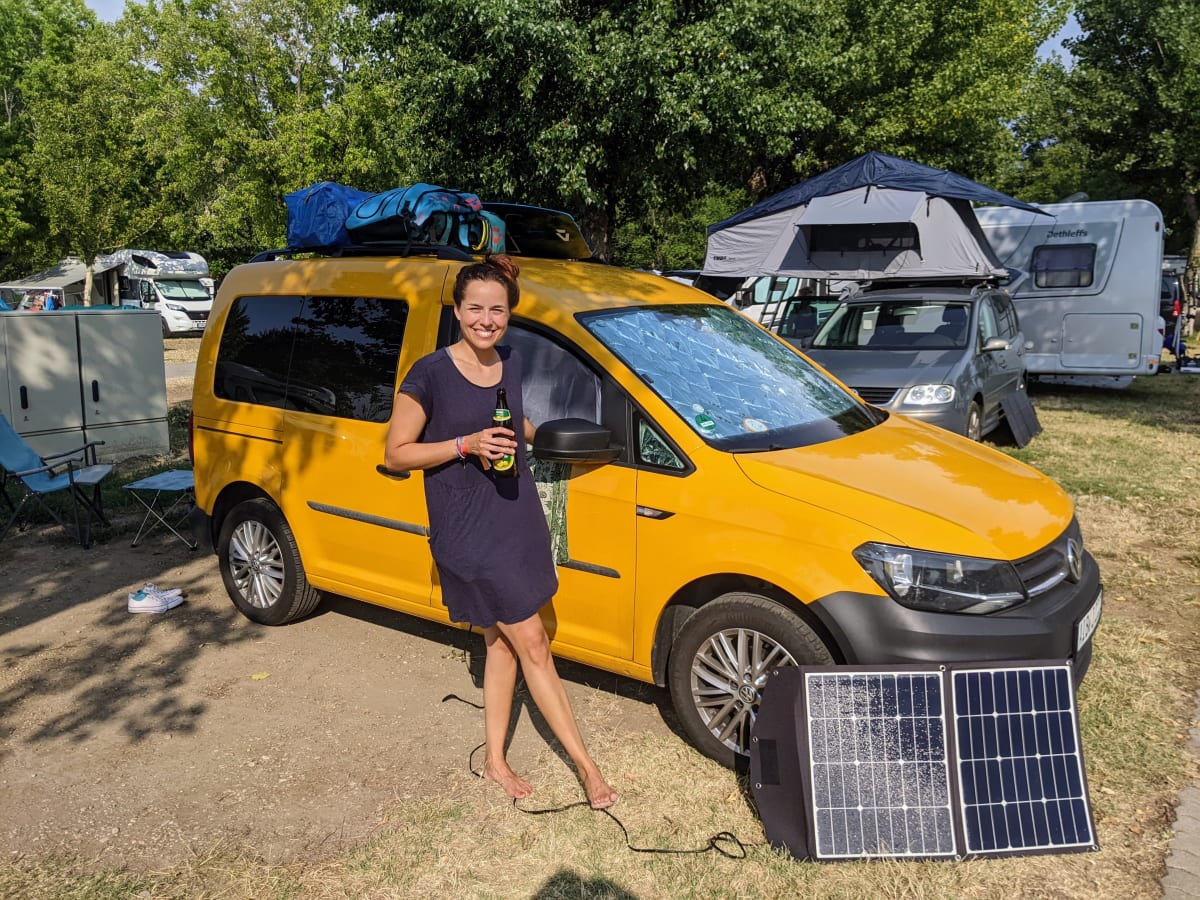 Susi und Caddy auf unserem Platz am Strandcamping Podersdorf.