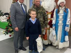 Единороссы Липецка поздравили с Новым годом и Рождеством детей участников СВО