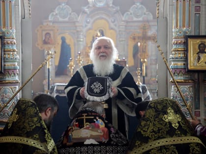 В пятницу 1-й седмицы поста владыка митрополит Арсений возглавил совершение Литургии Преждеосвященных Даров в кафедральном соборе г. Липецка