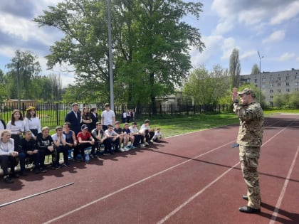 Сотрудники ОСН «Титан» УФСИН России по Липецкой области провели урок мужества