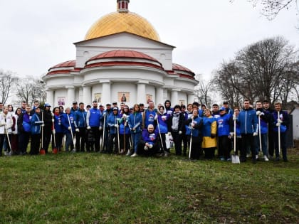 Липецкие единороссы провели субботник на Евдокиевском кладбище