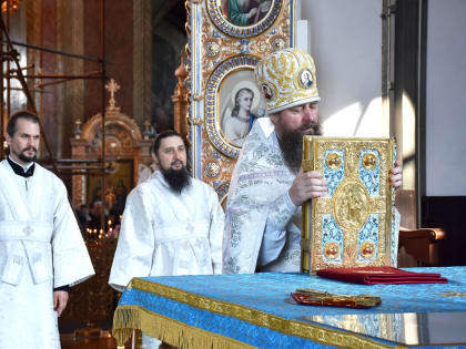Высокопреосвященнейший схимитрополит Никон (Васин) и Преосвященнейший епископ Евфимий совершили Литургию в праздник Рождества Предтечи Господня Иоанна
