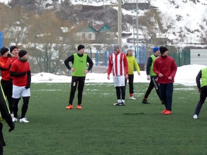 «Витязь» громит оппонентов