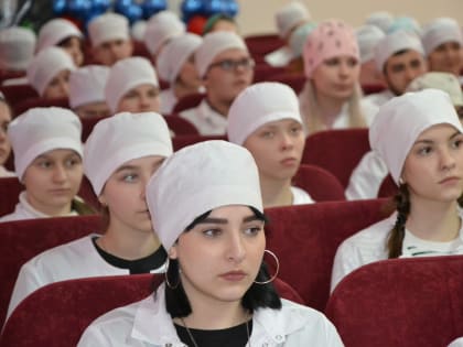 Торжественная церемония открытия Первичного отделения Российского движения детей и молодежи “Движение первых” в Елецком медицинском колледже имени Героя Советского Союза Ксении Кон