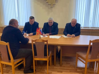 Депутат Госдумы Михаил Тарасенко посетил Тербунский район