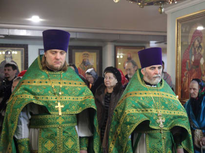 В день памяти блаженной Ксении Петербургской управляющий епархией возглавил Богослужение в храме Покрова Пресвятой Богородицы г. Липецка