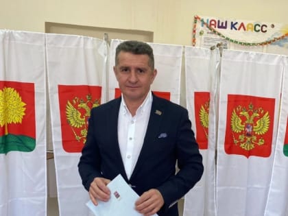 Депутаты горсовета голосуют на выборах Президента страны