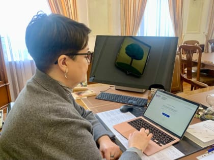 Евгения Фрай проголосовала на выборах президента России дистанционно