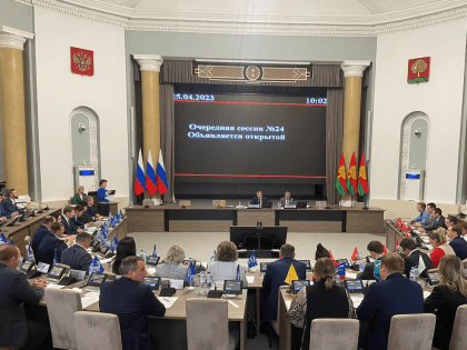 Участие в заседании комитета и сессии Липецкого областного 
Совета депутатов